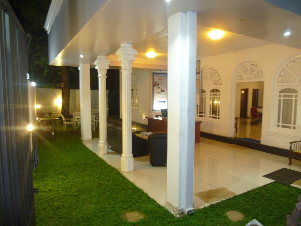 Crystal V Tourist Resort Anuradhapura Kültér fotó
