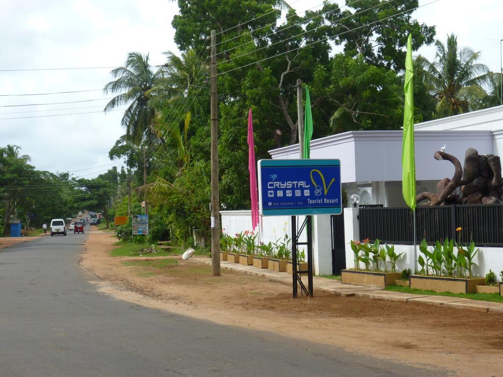 Crystal V Tourist Resort Anuradhapura Kültér fotó